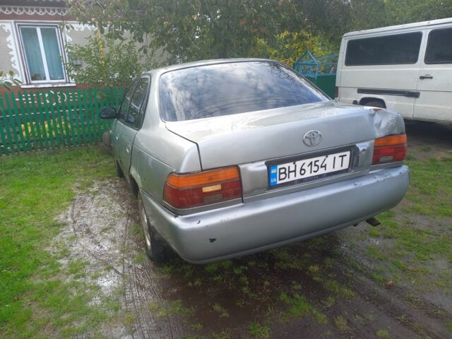 Серый Тойота Королла, объемом двигателя 1.4 л и пробегом 200 тыс. км за 1100 $, фото 2 на Automoto.ua