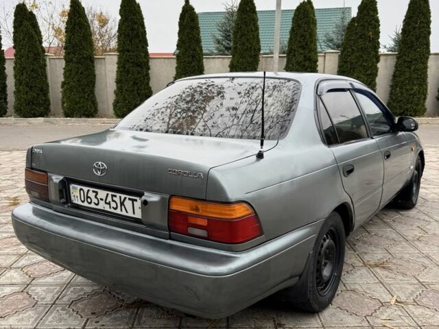 Серый Тойота Королла, объемом двигателя 1.4 л и пробегом 258 тыс. км за 1300 $, фото 5 на Automoto.ua