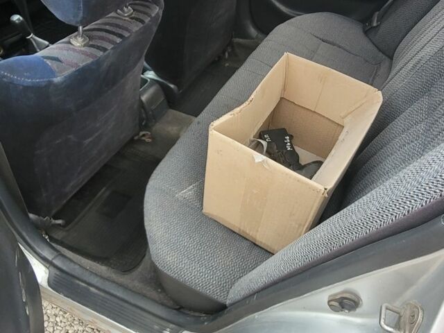 Серый Тойота Королла, объемом двигателя 1.3 л и пробегом 650 тыс. км за 1600 $, фото 4 на Automoto.ua