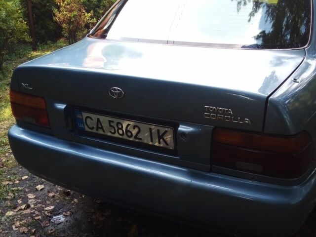 Серый Тойота Королла, объемом двигателя 1.3 л и пробегом 280 тыс. км за 2000 $, фото 3 на Automoto.ua