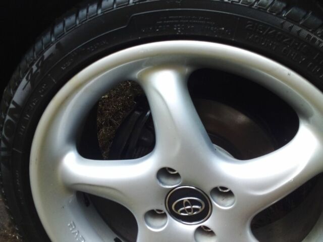 Серый Тойота Королла, объемом двигателя 1.3 л и пробегом 280 тыс. км за 2000 $, фото 1 на Automoto.ua