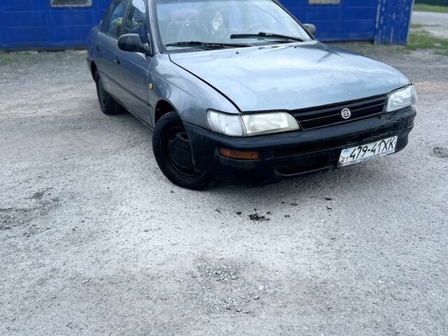 Серый Тойота Королла, объемом двигателя 1.6 л и пробегом 215 тыс. км за 1200 $, фото 4 на Automoto.ua