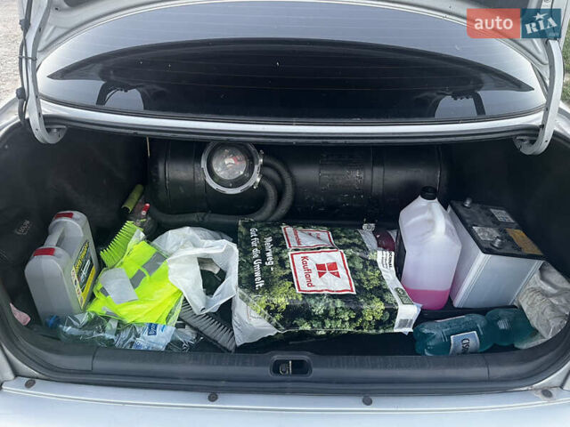 Серый Тойота Королла, объемом двигателя 1.6 л и пробегом 390 тыс. км за 2000 $, фото 13 на Automoto.ua