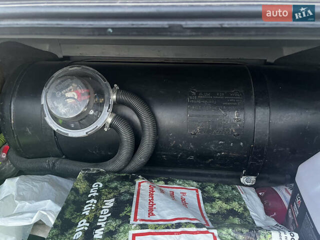 Серый Тойота Королла, объемом двигателя 1.6 л и пробегом 390 тыс. км за 2000 $, фото 12 на Automoto.ua