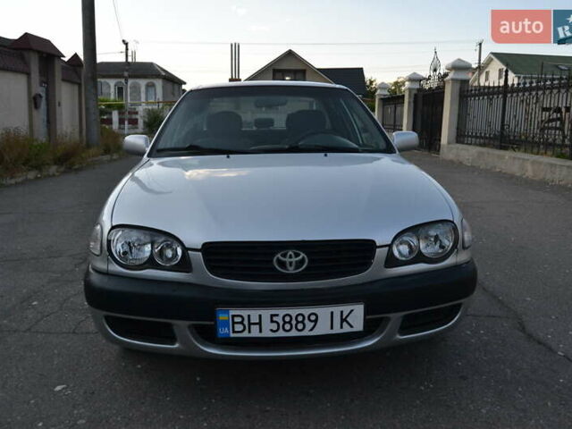 Серый Тойота Королла, объемом двигателя 1.4 л и пробегом 320 тыс. км за 2400 $, фото 1 на Automoto.ua
