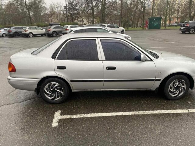 Серый Тойота Королла, объемом двигателя 1.4 л и пробегом 388 тыс. км за 2700 $, фото 4 на Automoto.ua