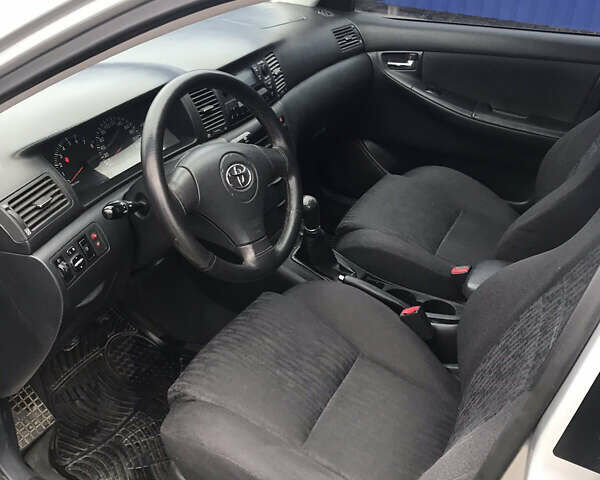 Серый Тойота Королла, объемом двигателя 1.4 л и пробегом 275 тыс. км за 4500 $, фото 5 на Automoto.ua