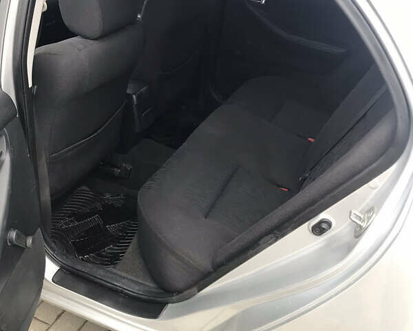 Серый Тойота Королла, объемом двигателя 1.4 л и пробегом 275 тыс. км за 4500 $, фото 10 на Automoto.ua