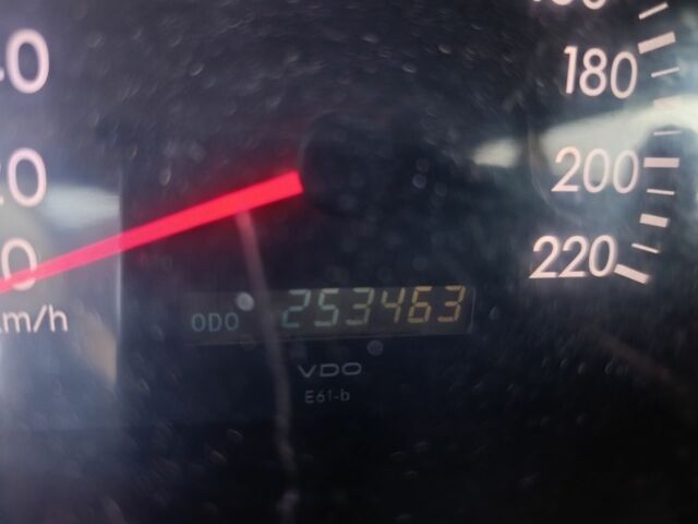 Серый Тойота Королла, объемом двигателя 1.6 л и пробегом 253 тыс. км за 4300 $, фото 6 на Automoto.ua