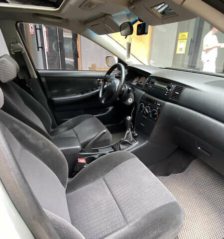 Серый Тойота Королла, объемом двигателя 1.8 л и пробегом 316 тыс. км за 4000 $, фото 6 на Automoto.ua