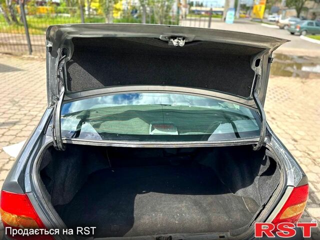 Сірий Тойота Королла, об'ємом двигуна 1.4 л та пробігом 256 тис. км за 3700 $, фото 2 на Automoto.ua