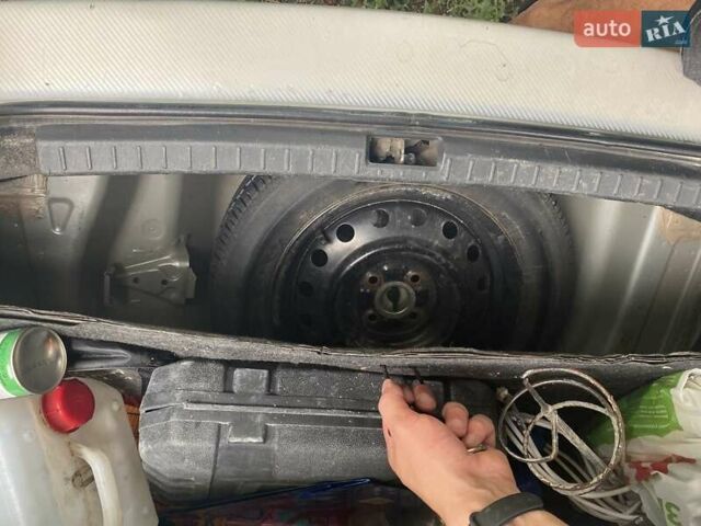 Серый Тойота Королла, объемом двигателя 1.6 л и пробегом 227 тыс. км за 5200 $, фото 3 на Automoto.ua