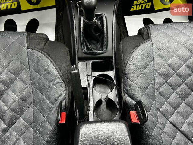 Серый Тойота Королла, объемом двигателя 1.4 л и пробегом 236 тыс. км за 4900 $, фото 11 на Automoto.ua