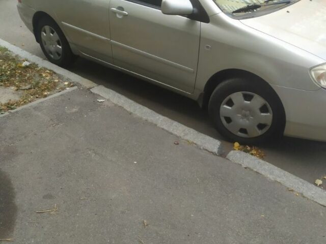 Сірий Тойота Королла, об'ємом двигуна 0 л та пробігом 385 тис. км за 3999 $, фото 3 на Automoto.ua