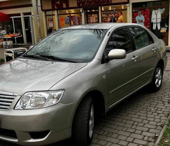 Серый Тойота Королла, объемом двигателя 1.8 л и пробегом 320 тыс. км за 4799 $, фото 2 на Automoto.ua