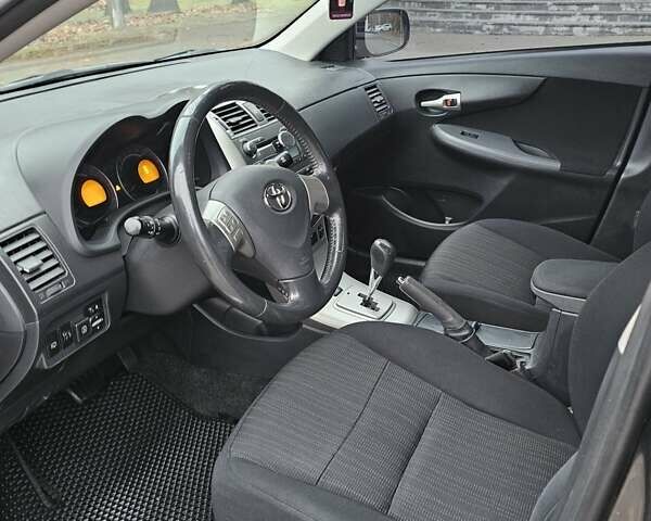 Сірий Тойота Королла, об'ємом двигуна 1.6 л та пробігом 160 тис. км за 6000 $, фото 19 на Automoto.ua