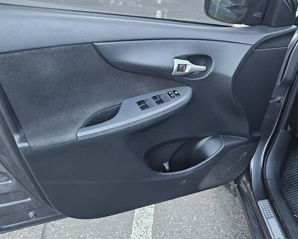 Серый Тойота Королла, объемом двигателя 1.6 л и пробегом 160 тыс. км за 6200 $, фото 15 на Automoto.ua