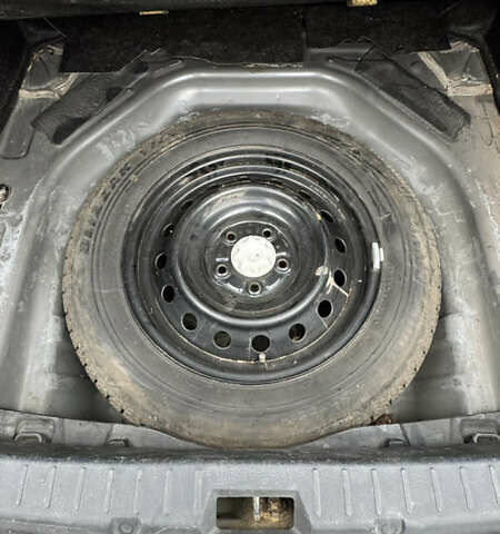 Серый Тойота Королла, объемом двигателя 1.6 л и пробегом 261 тыс. км за 5599 $, фото 24 на Automoto.ua