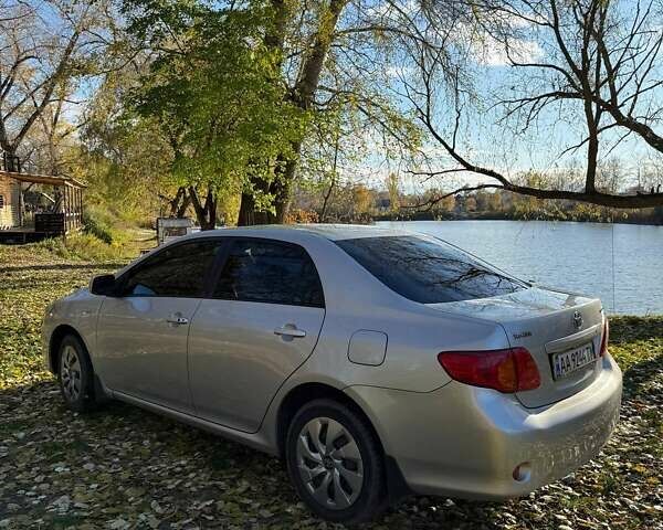 Сірий Тойота Королла, об'ємом двигуна 1.59 л та пробігом 250 тис. км за 6900 $, фото 4 на Automoto.ua