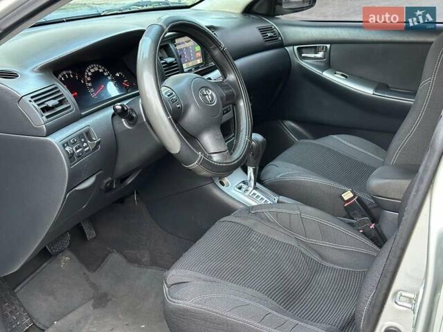 Сірий Тойота Королла, об'ємом двигуна 1.6 л та пробігом 245 тис. км за 5490 $, фото 7 на Automoto.ua