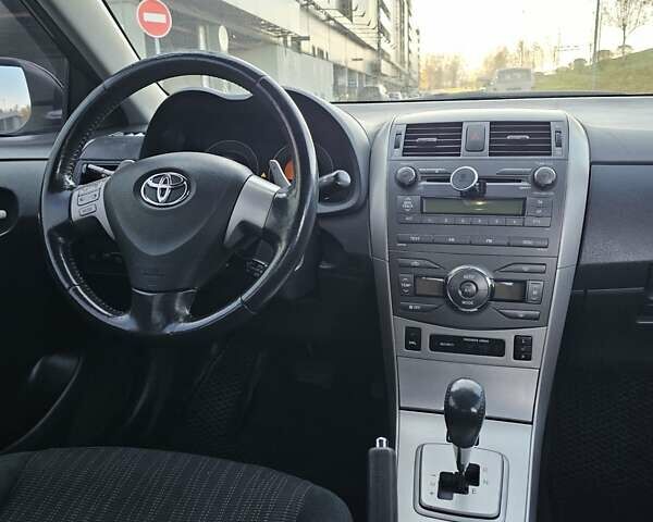 Серый Тойота Королла, объемом двигателя 1.6 л и пробегом 160 тыс. км за 6200 $, фото 10 на Automoto.ua