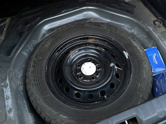 Сірий Тойота Королла, об'ємом двигуна 1.6 л та пробігом 265 тис. км за 6299 $, фото 7 на Automoto.ua