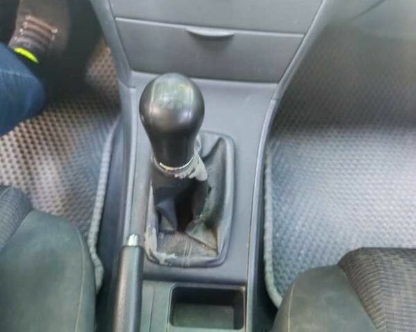 Серый Тойота Королла, объемом двигателя 1.6 л и пробегом 153 тыс. км за 7400 $, фото 7 на Automoto.ua