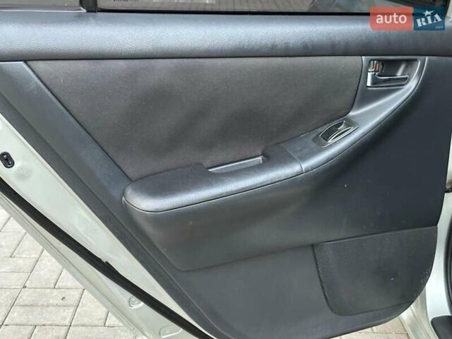 Сірий Тойота Королла, об'ємом двигуна 1.6 л та пробігом 245 тис. км за 5490 $, фото 12 на Automoto.ua