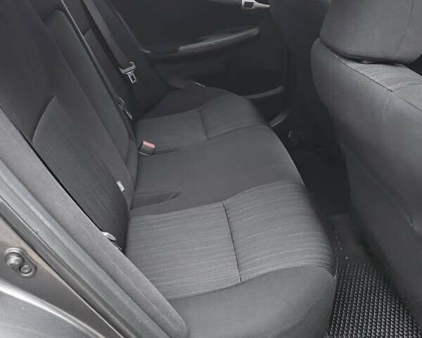 Сірий Тойота Королла, об'ємом двигуна 1.6 л та пробігом 160 тис. км за 6000 $, фото 16 на Automoto.ua