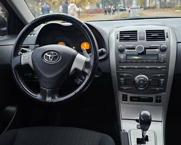 Сірий Тойота Королла, об'ємом двигуна 1.6 л та пробігом 160 тис. км за 6000 $, фото 15 на Automoto.ua