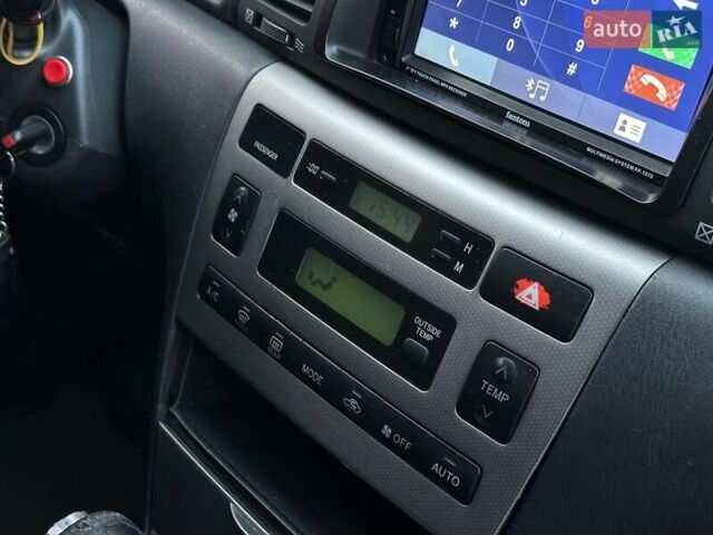 Сірий Тойота Королла, об'ємом двигуна 1.6 л та пробігом 245 тис. км за 5490 $, фото 20 на Automoto.ua
