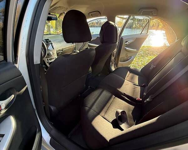 Сірий Тойота Королла, об'ємом двигуна 1.59 л та пробігом 250 тис. км за 6900 $, фото 8 на Automoto.ua