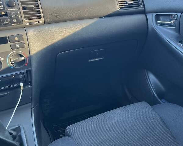 Серый Тойота Королла, объемом двигателя 1.6 л и пробегом 311 тыс. км за 5600 $, фото 6 на Automoto.ua