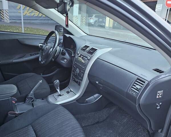 Серый Тойота Королла, объемом двигателя 1.6 л и пробегом 160 тыс. км за 6200 $, фото 7 на Automoto.ua