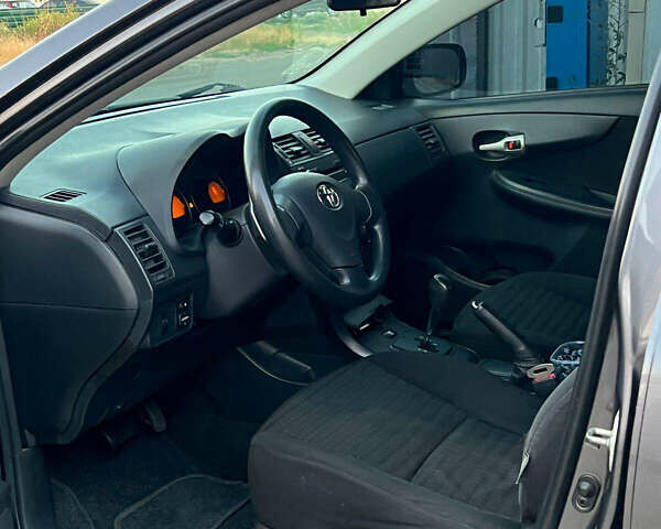 Серый Тойота Королла, объемом двигателя 1.6 л и пробегом 195 тыс. км за 6800 $, фото 1 на Automoto.ua