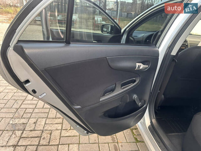 Серый Тойота Королла, объемом двигателя 1.6 л и пробегом 163 тыс. км за 6900 $, фото 18 на Automoto.ua