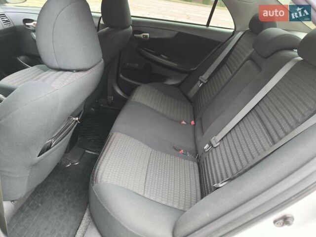 Серый Тойота Королла, объемом двигателя 1.6 л и пробегом 193 тыс. км за 7700 $, фото 19 на Automoto.ua