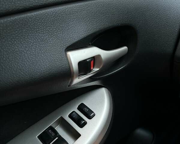 Серый Тойота Королла, объемом двигателя 1.6 л и пробегом 190 тыс. км за 5750 $, фото 9 на Automoto.ua