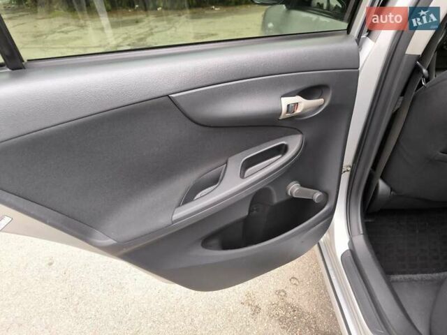 Серый Тойота Королла, объемом двигателя 1.6 л и пробегом 193 тыс. км за 7700 $, фото 18 на Automoto.ua