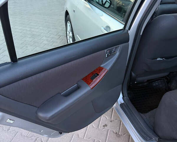 Сірий Тойота Королла, об'ємом двигуна 1.8 л та пробігом 123 тис. км за 6500 $, фото 26 на Automoto.ua