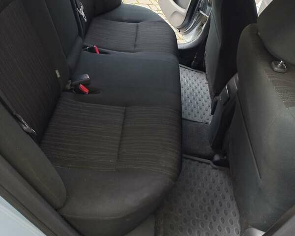 Серый Тойота Королла, объемом двигателя 1.4 л и пробегом 300 тыс. км за 6250 $, фото 2 на Automoto.ua