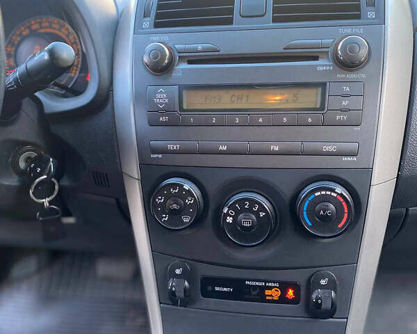 Серый Тойота Королла, объемом двигателя 1.6 л и пробегом 250 тыс. км за 5800 $, фото 13 на Automoto.ua