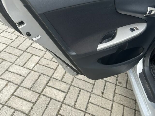 Сірий Тойота Королла, об'ємом двигуна 1.6 л та пробігом 230 тис. км за 6700 $, фото 7 на Automoto.ua