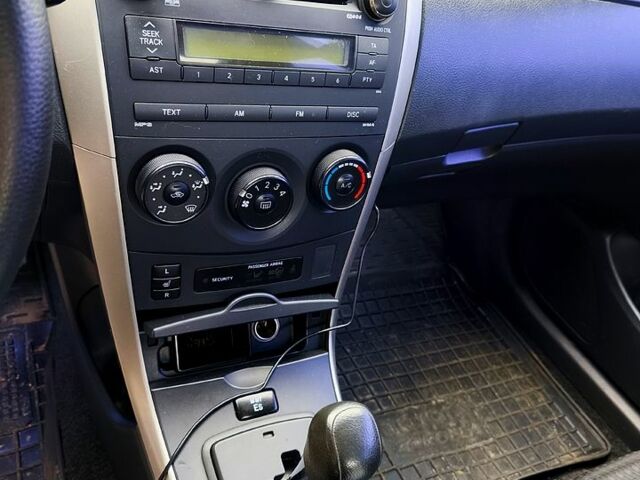 Серый Тойота Королла, объемом двигателя 1.6 л и пробегом 210 тыс. км за 5999 $, фото 1 на Automoto.ua