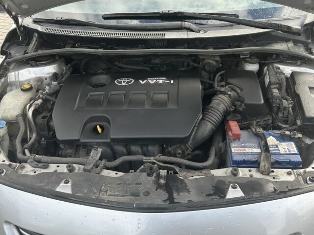 Сірий Тойота Королла, об'ємом двигуна 1.6 л та пробігом 230 тис. км за 6700 $, фото 13 на Automoto.ua