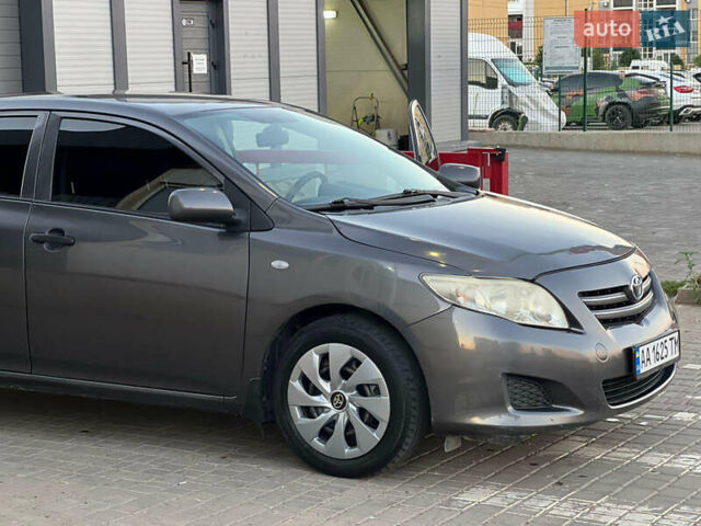 Серый Тойота Королла, объемом двигателя 1.6 л и пробегом 195 тыс. км за 6800 $, фото 5 на Automoto.ua