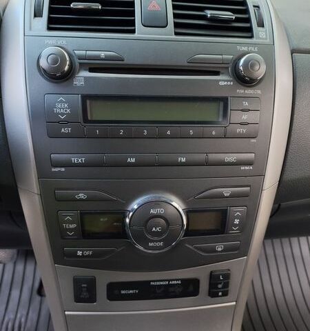 Сірий Тойота Королла, об'ємом двигуна 1.4 л та пробігом 300 тис. км за 6700 $, фото 6 на Automoto.ua