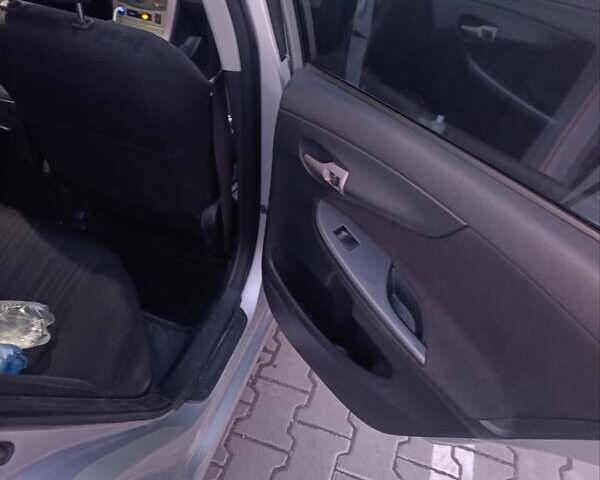 Серый Тойота Королла, объемом двигателя 1.6 л и пробегом 287 тыс. км за 6700 $, фото 3 на Automoto.ua