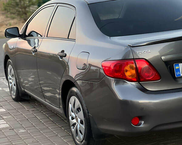 Серый Тойота Королла, объемом двигателя 1.6 л и пробегом 195 тыс. км за 6800 $, фото 2 на Automoto.ua