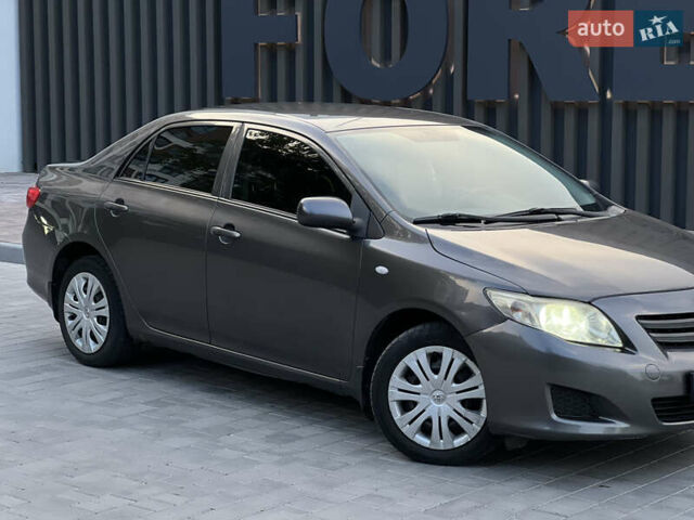 Серый Тойота Королла, объемом двигателя 1.6 л и пробегом 212 тыс. км за 6499 $, фото 3 на Automoto.ua